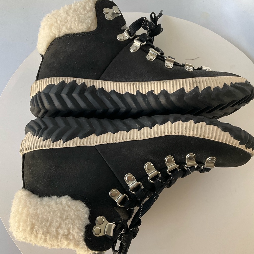 Sorel Black and Cream High-Top Footwear - Picture 11 of 13